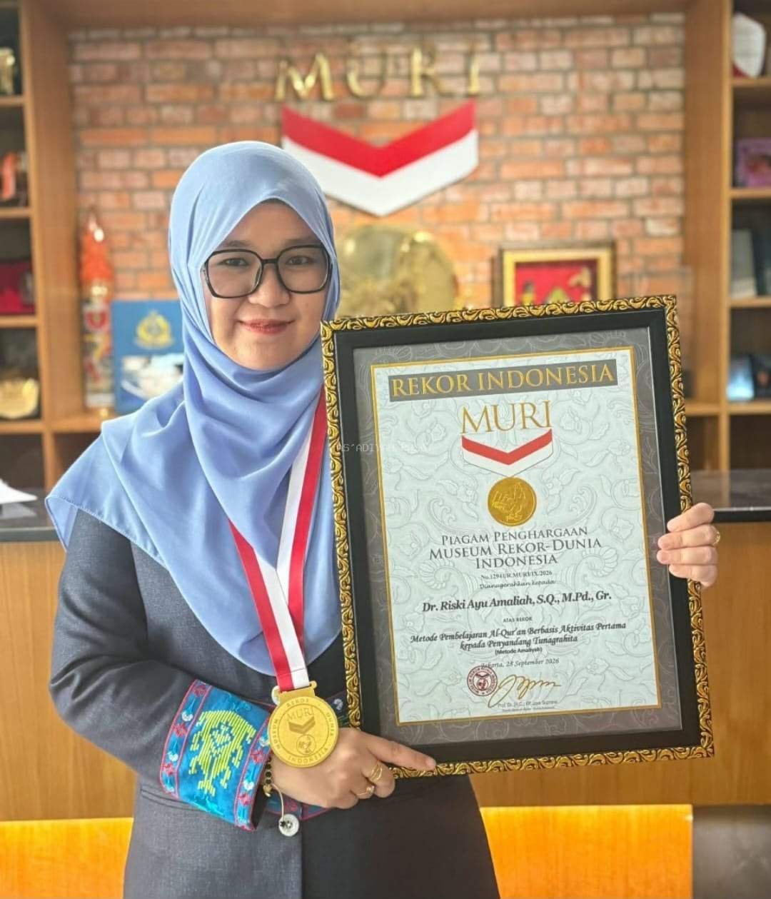 Kiprah Alumni As'adiyah di Kancah Nasional: Dr. Riski Ayu Amaliah Raih Rekor MURI Lewat Inovasi Pendidikan Inklusi Al-Qur'an