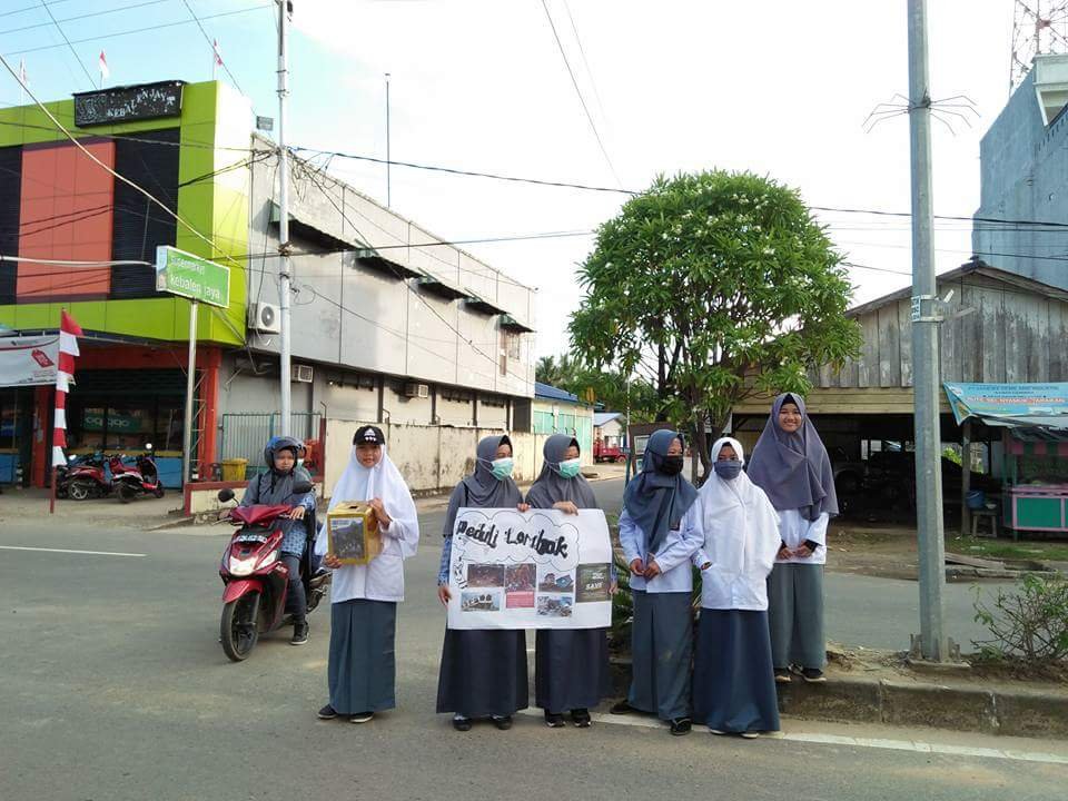 Peduli Lombok, Santri/santriwati Gelar Penggalangan Dana