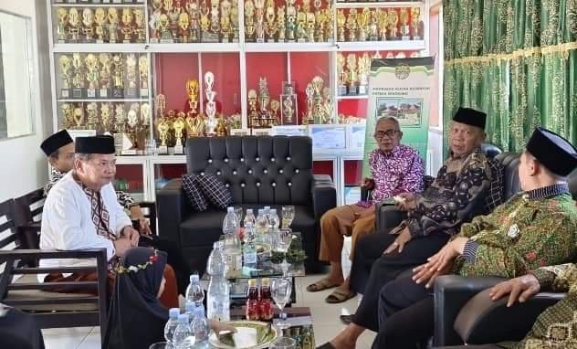 Pastikan Pembangunan Saprsas Macanang Berajalan Baik, PP As'adiyah Lakukan Kunjungan