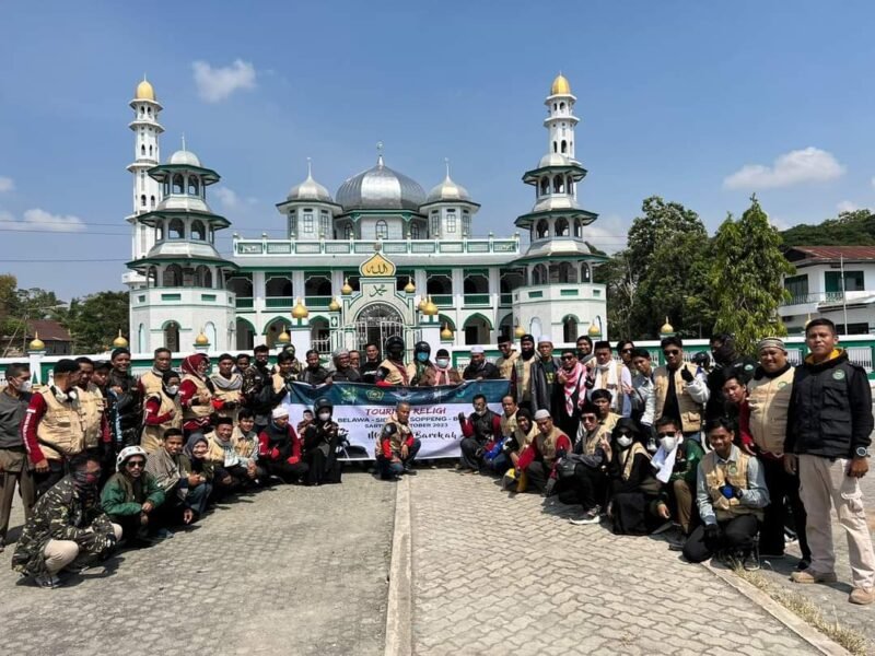 Melalui Jejak Spiritual: Touring Religi ke Makam Para Pemimpin As'adiyah