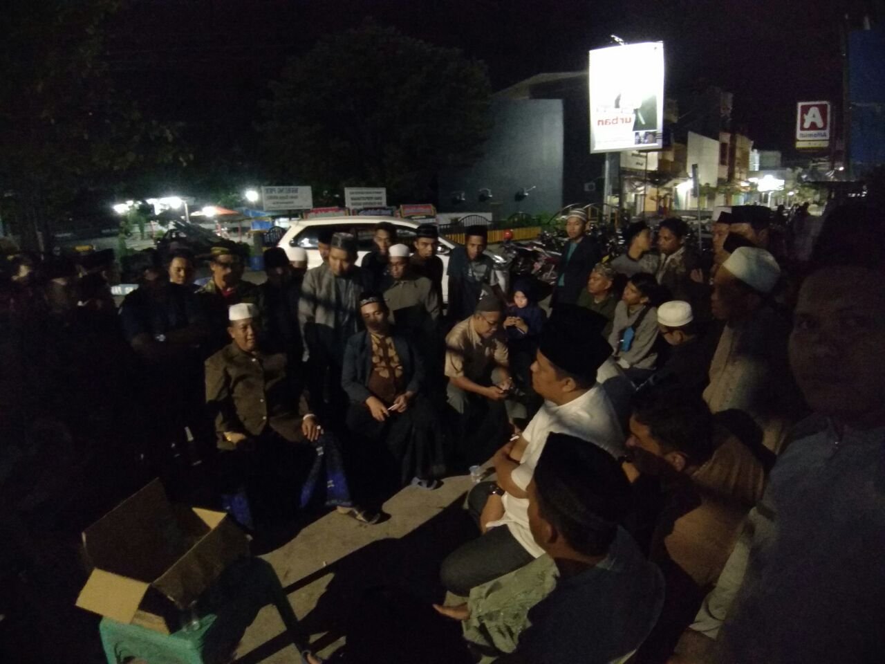 Tak Jadi Dikebumikan di Sengkang Santri dan Masyarakat Kecewa