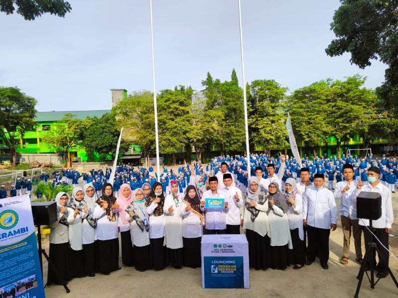 MTs Putra I As'adiyah, Launching Gerakan Sedekah