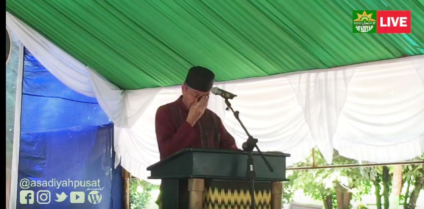Ingat Kenangan Masalalu di Pesantren, Prof. Darwis Menitikkan Air Mata