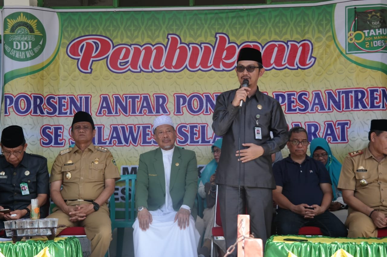Kepala kanwil Kemenag Sulsel Buka Porseni dalam Rangka Milad DDI Ke 80