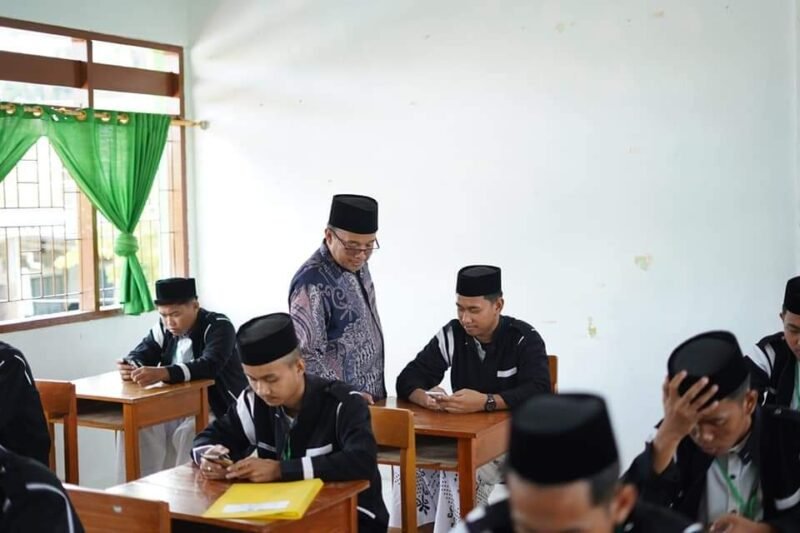 Imtihan Wathani PDF Ulya As'adiyah Sengkang: Membentuk Generasi Penerus Bangsa yang Beriman dan Berwawasan Luas
