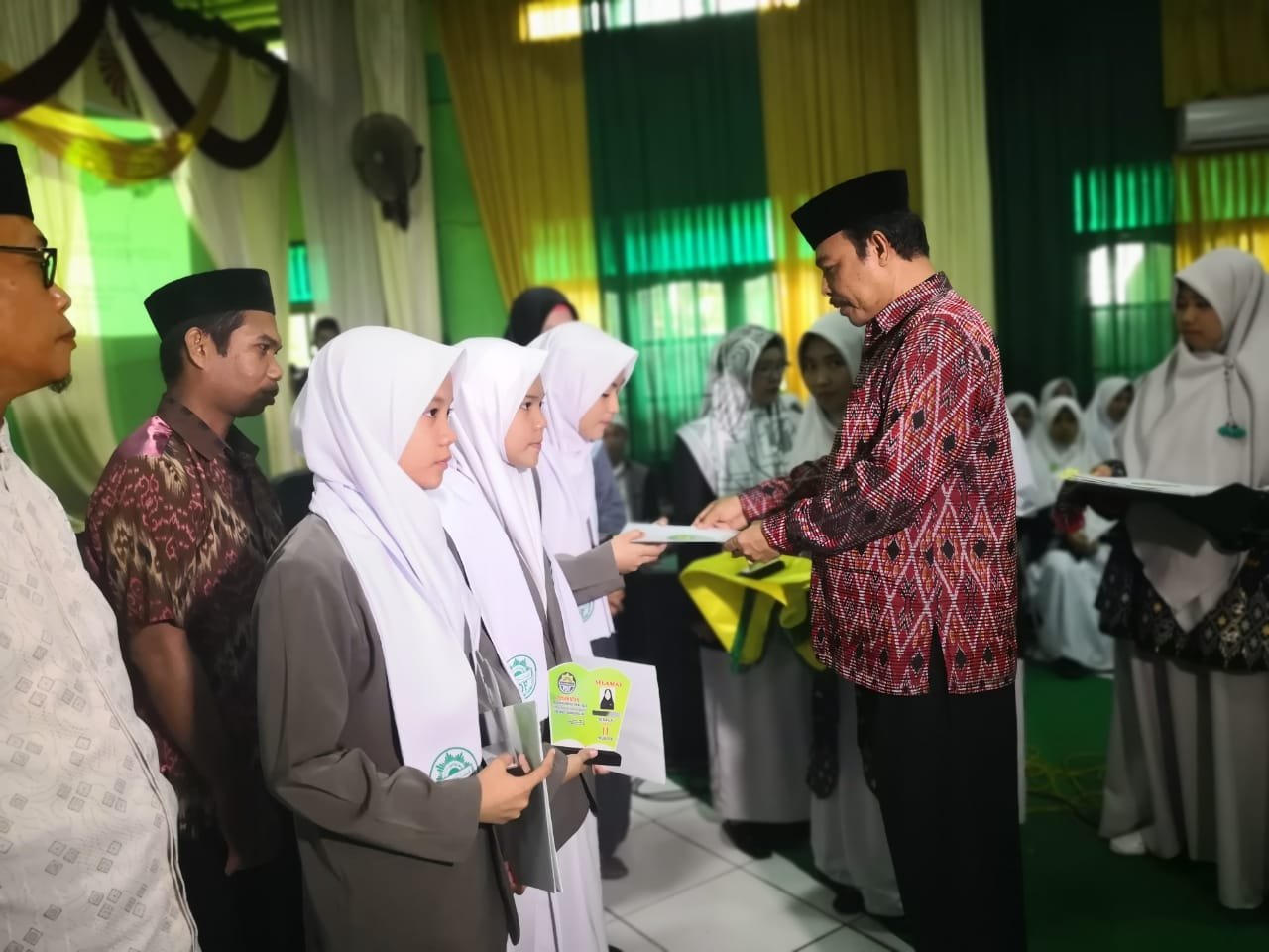Kasi PD Pontren Sampaikan Pesan Pada Santri PDF