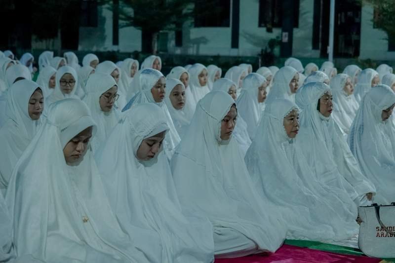 Jelang Asesmen Akhir, Santriwati Kelas XII Madrasah Aliyah As’adiyah Putri Pusat Sengkang Gelar Dzikir dan Doa Bersama