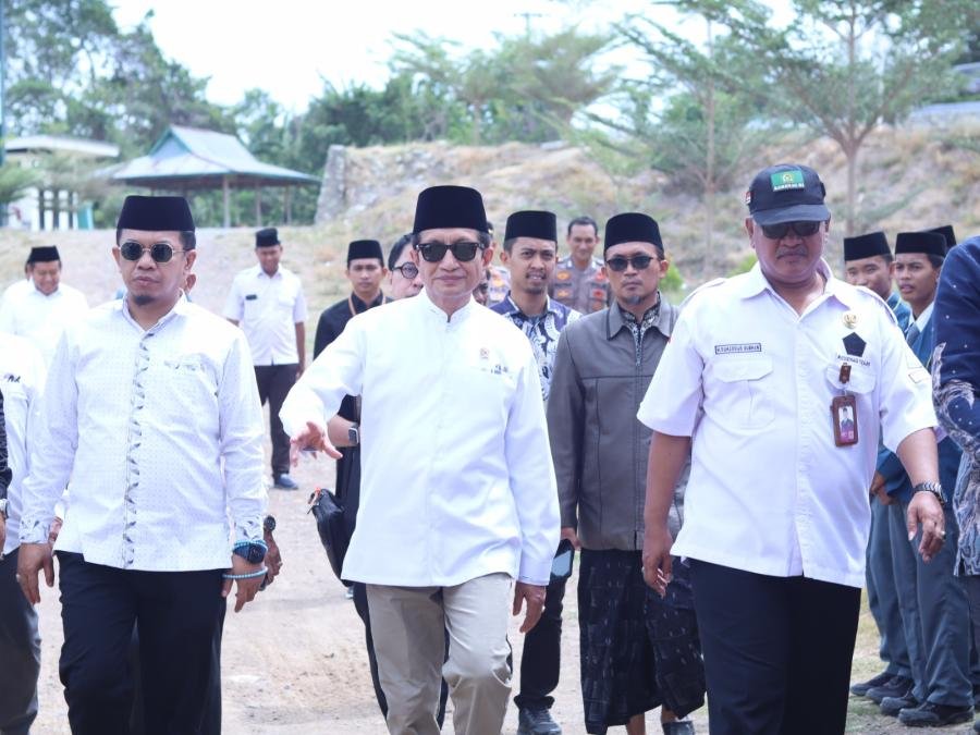 Ketua Umum Pondok Pesantren As’adiyah Tinjau Sejumlah Kampus untuk Penataan dan Perbaikan Fasilitas