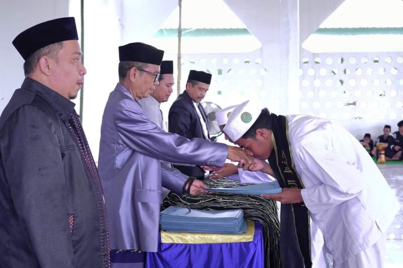 Megahnya Wisuda Akbar Jilid 6 PDF Ulya As'adiyah Putra Sengkang