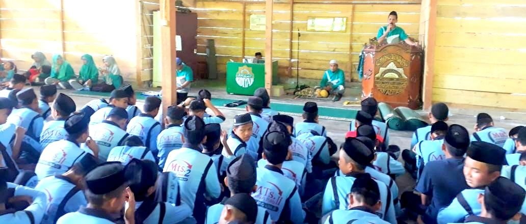MTs. Putera II Gelar English Camp