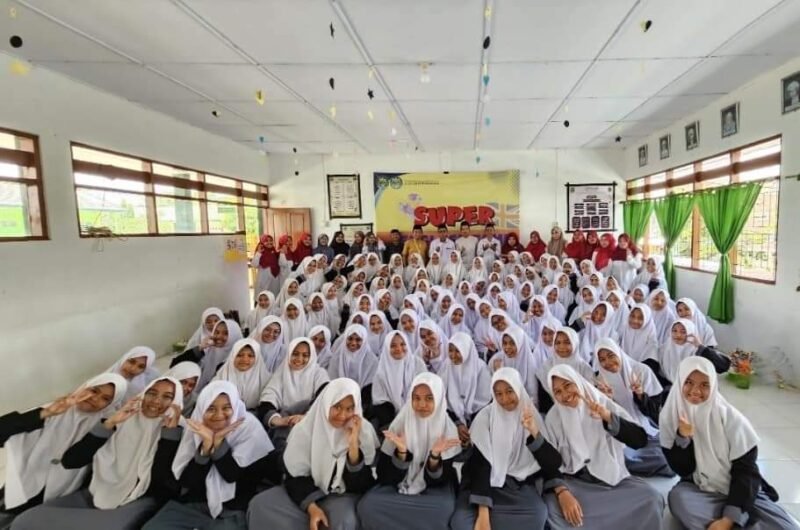 Pembukaan English Camp di PDF Putri: Dorong Santriwati Kuasai Bahasa Inggris sebagai Life Style