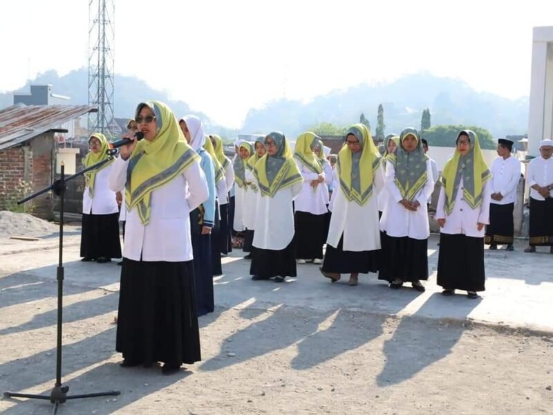 Pembukaan Latihan Dasar Kepemimpinan Santri MTs As'adiyah Putri : Membentuk Pemimpin Berkarakter dan Kreatif