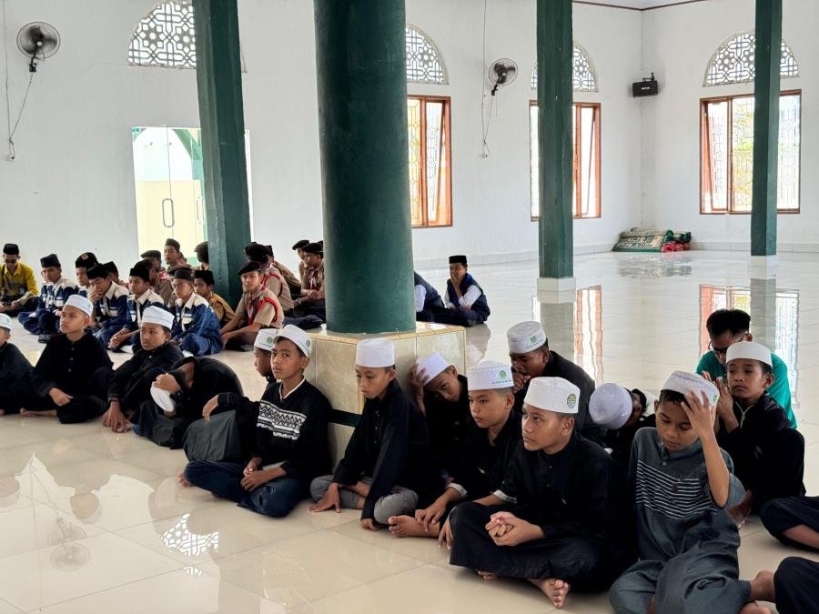 Pondok Pesantren As’adiyah Terima Kunjungan Silaturahmi dari MI As’adiyah Islamic School Wonomulyo di Kampus III Macanang