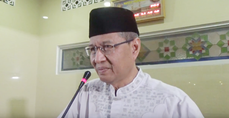 Profil Prof. Dr. H. Darwis Hude, M.Si
