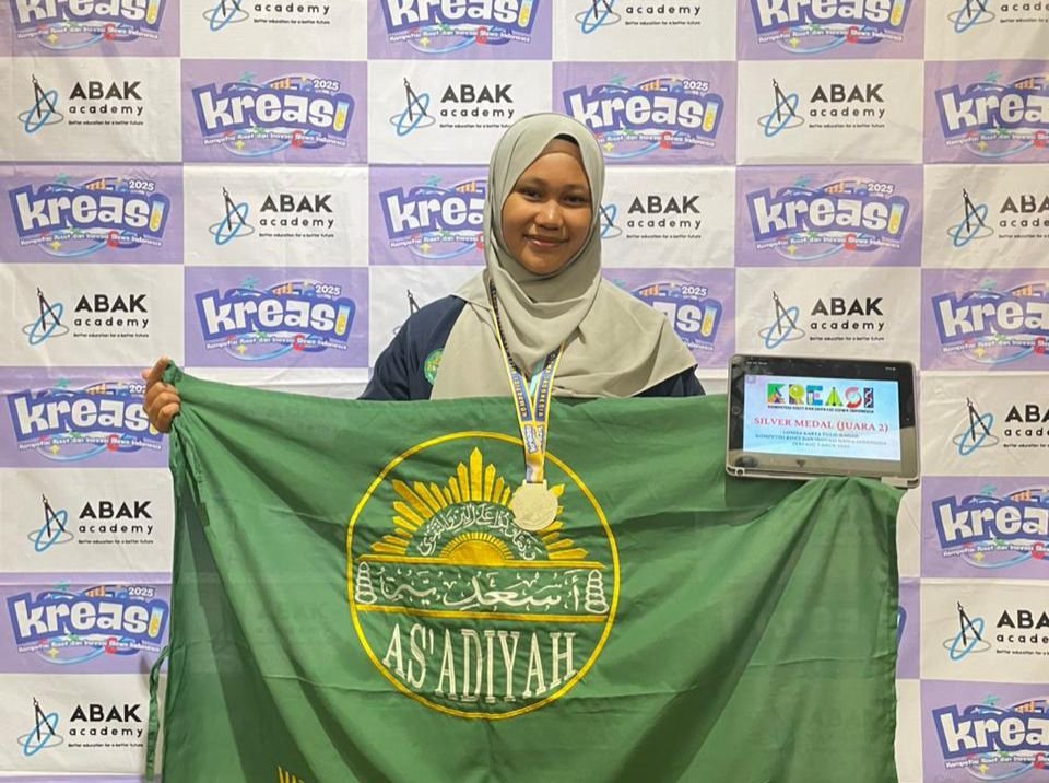 Santriwati MTs As’adiyah Putri Pusat Sengkang Raih Juara II KREASI Nasional 2025